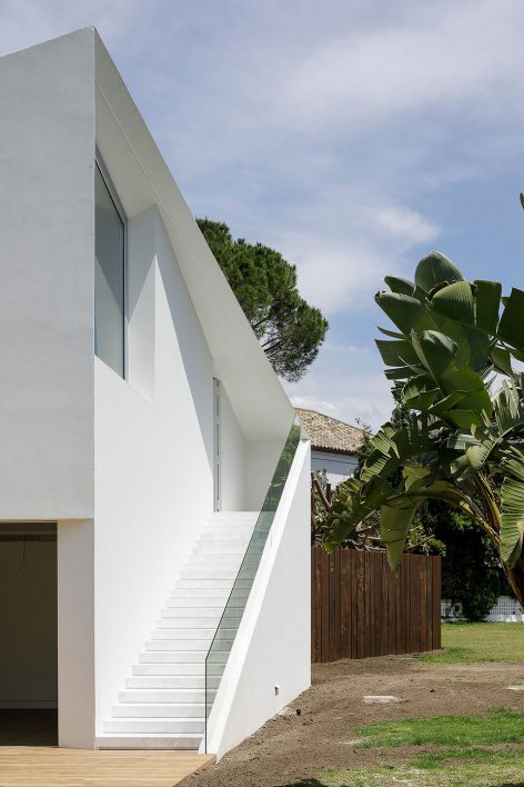 Guest Pavilion In Marbella by El Muelle Arquitectos