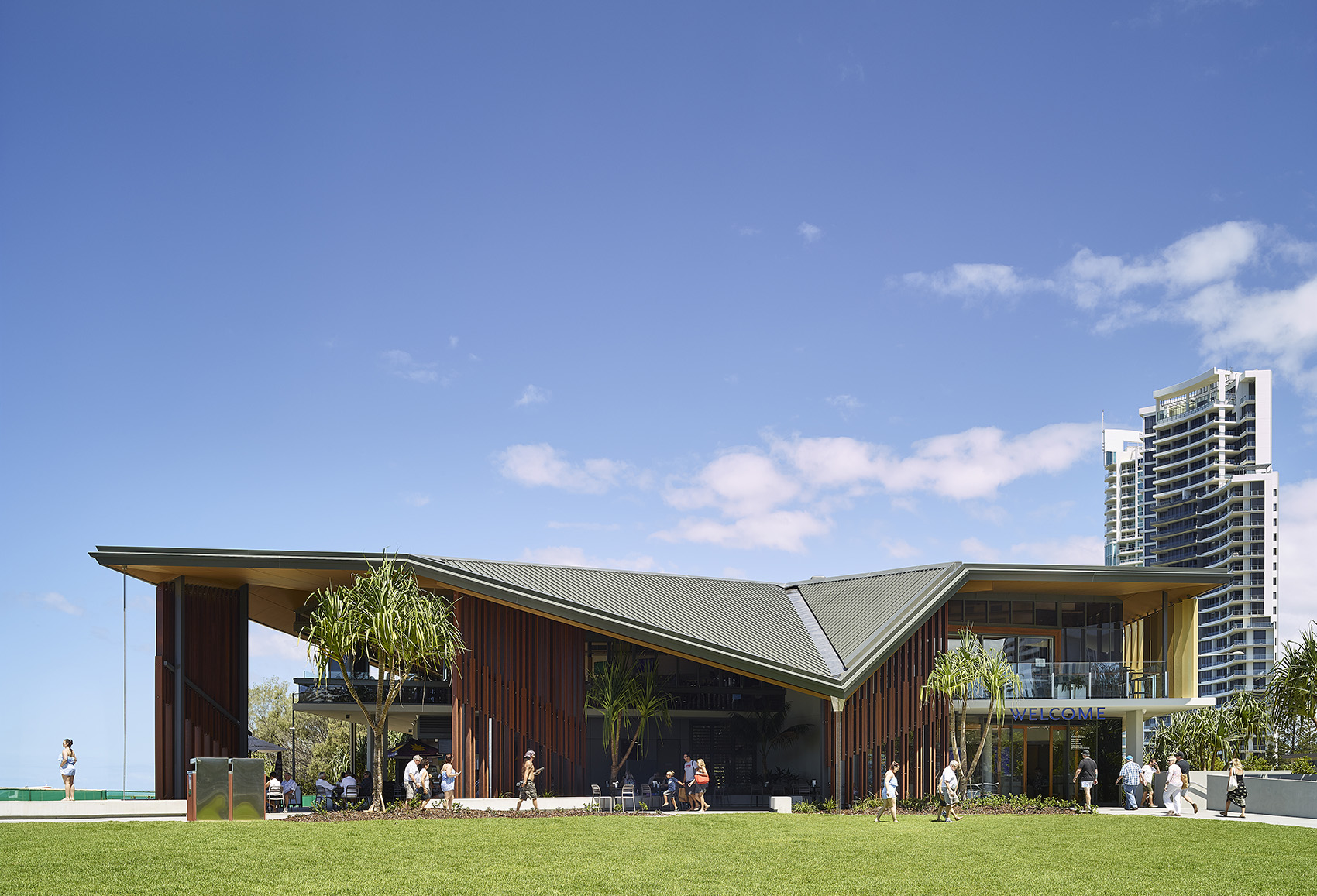 Kurrawa Surf Life Saving Club by Arkhefield