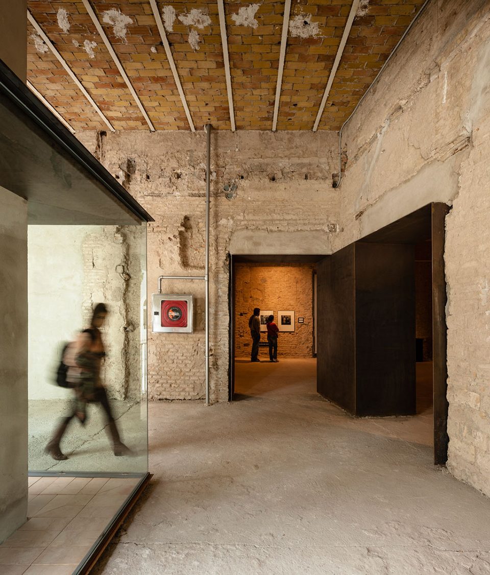Contemporary Art Space in the Former Convent of Madre de Dios by sol89
