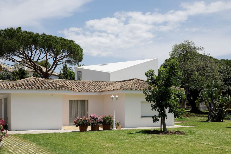 Guest Pavilion In Marbella by El Muelle Arquitectos