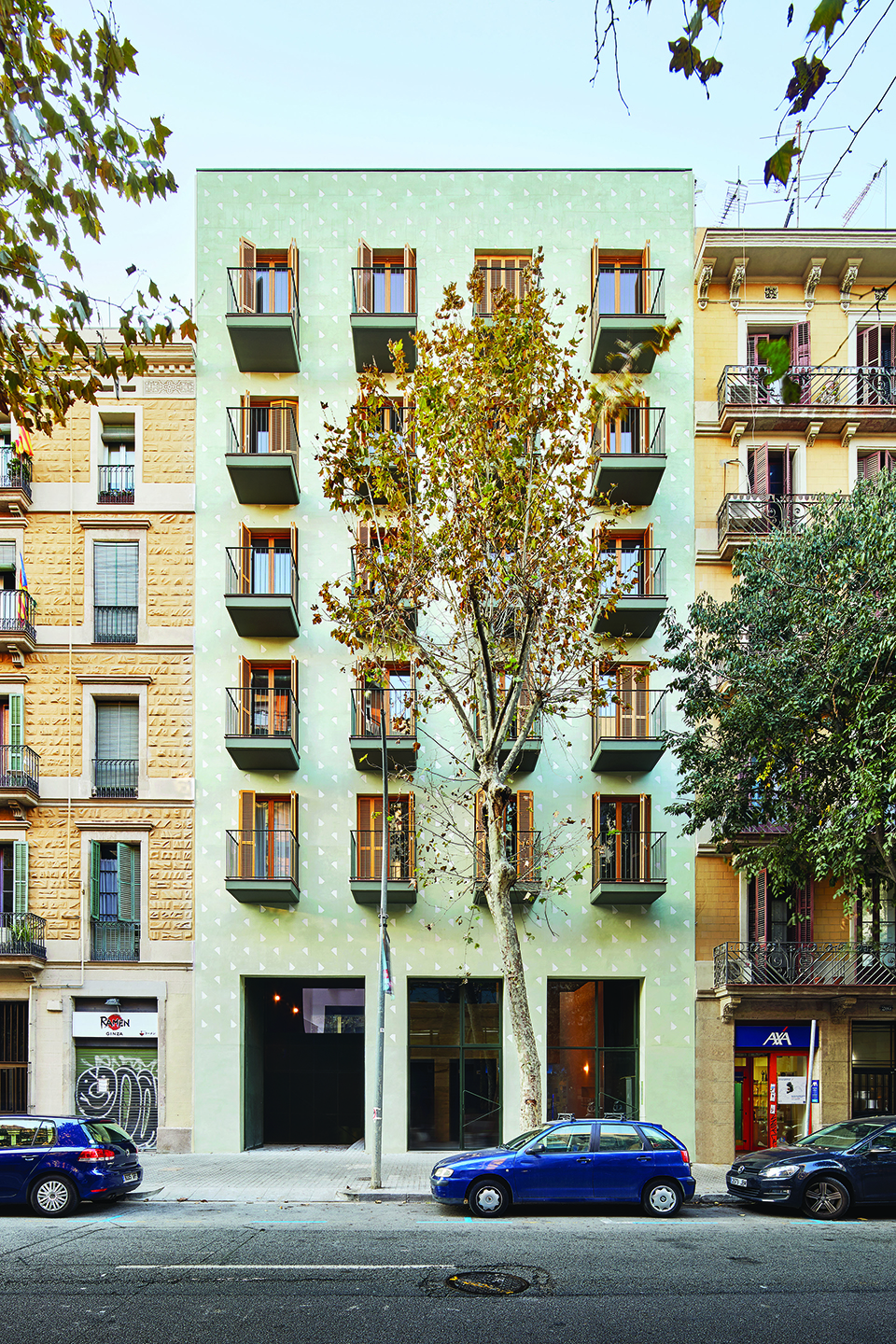 110 Rooms – Housing Block In Barcelona by MAIO