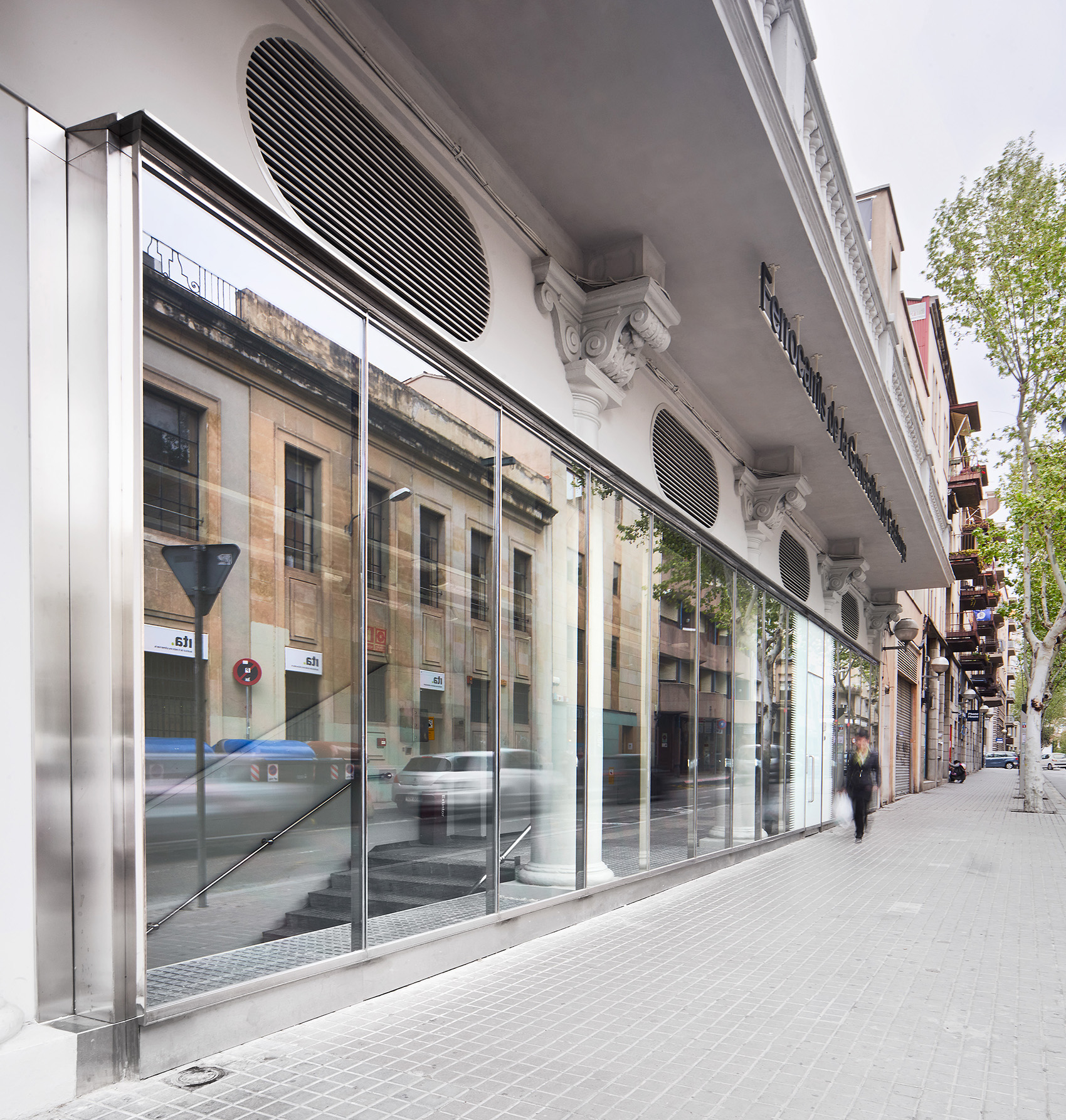 FGC Staff Training Center by AMOO Mora Sanvisens Arquitectes