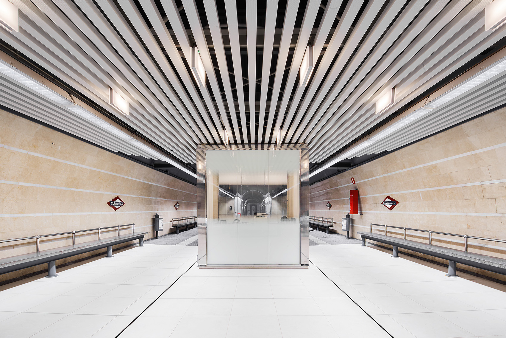 FGC Staff Training Center by AMOO Mora Sanvisens Arquitectes