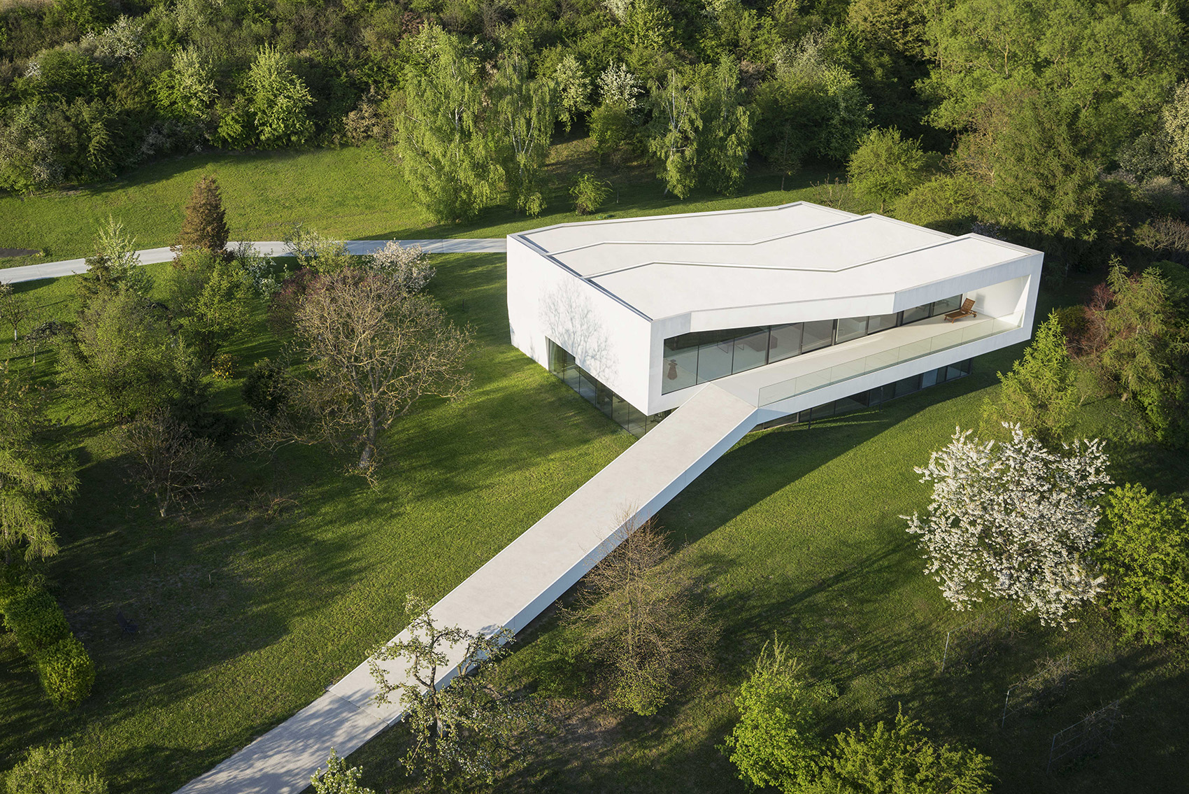 By the Way House by KWK PROMES
