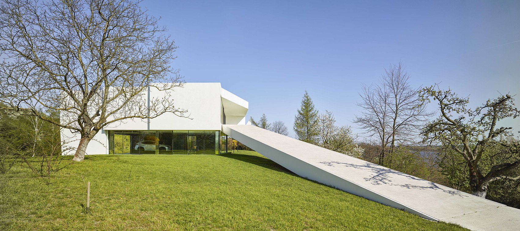 By the Way House by KWK PROMES