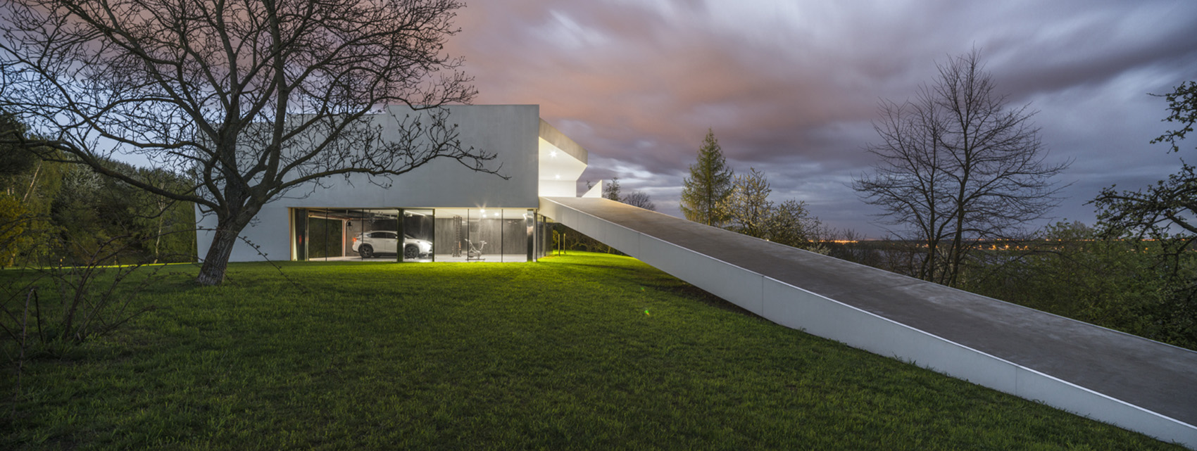 By the Way House by KWK PROMES