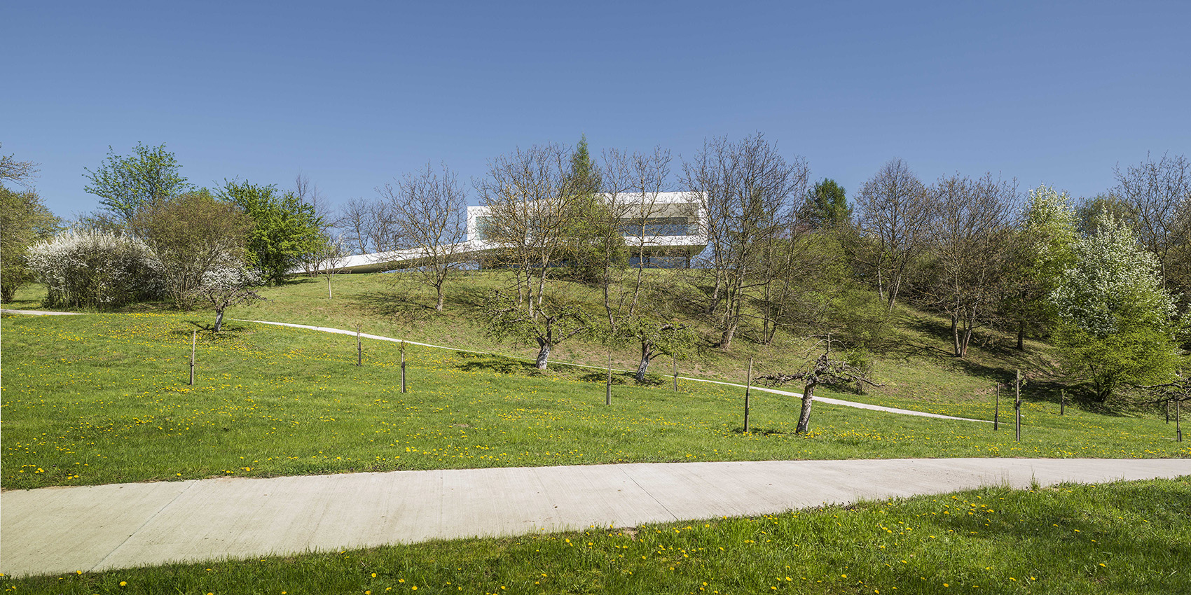 By the Way House by KWK PROMES