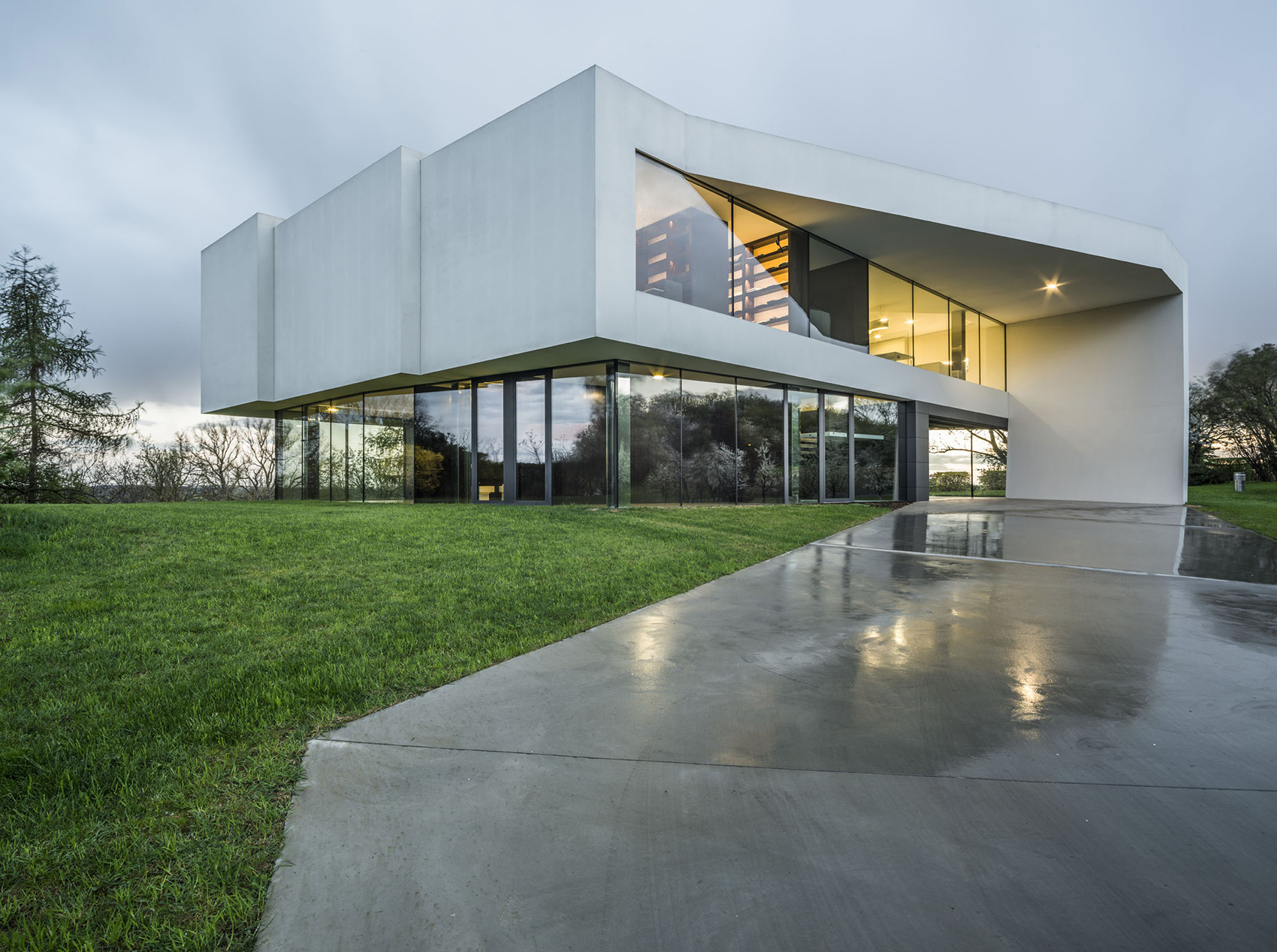 By the Way House by KWK PROMES