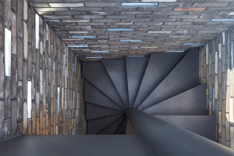 Beijing Bai TaSi Hutong courtyard house renovation by B.L.U.E. Architecture Studio