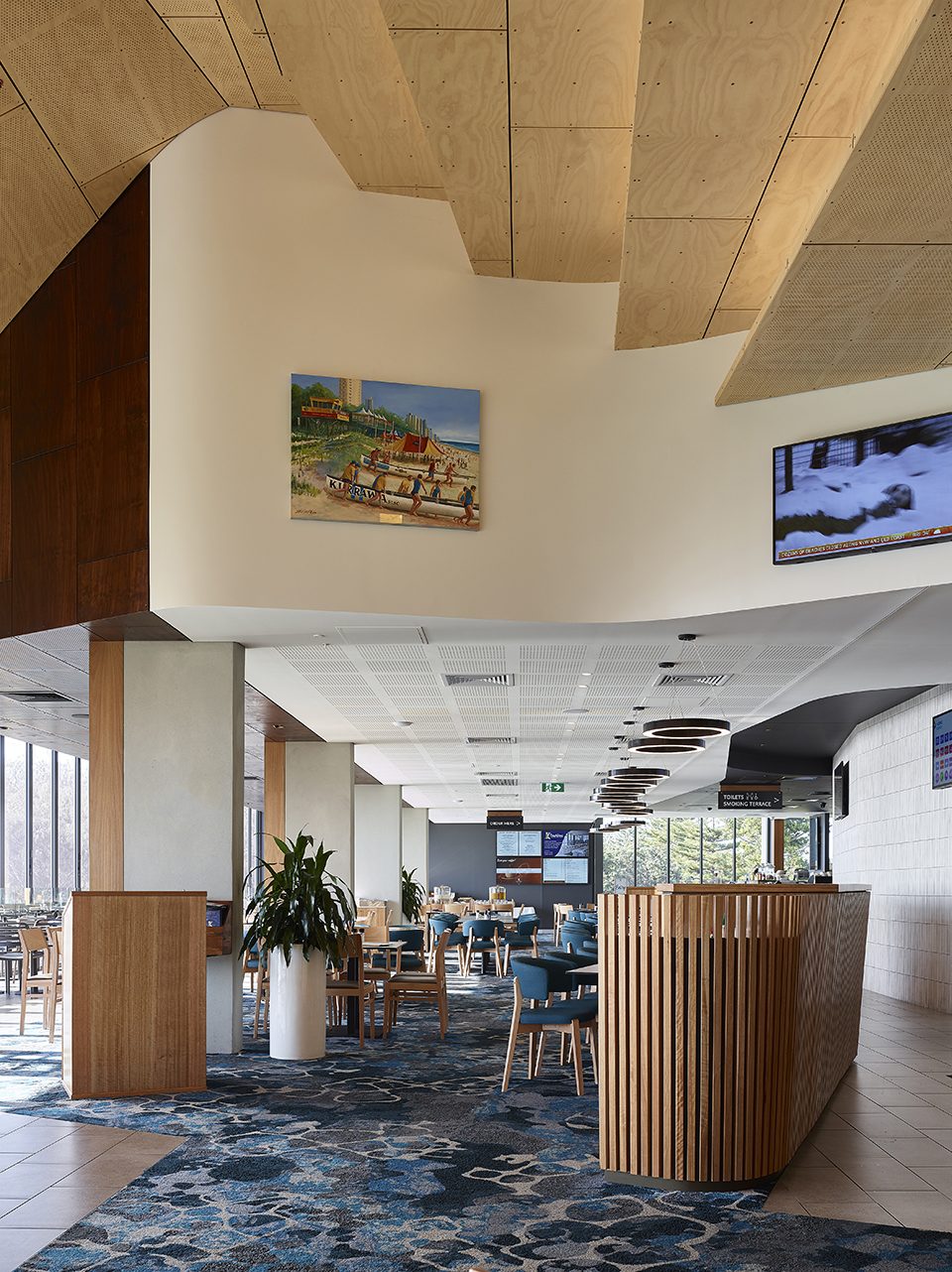 Kurrawa Surf Life Saving Club by Arkhefield