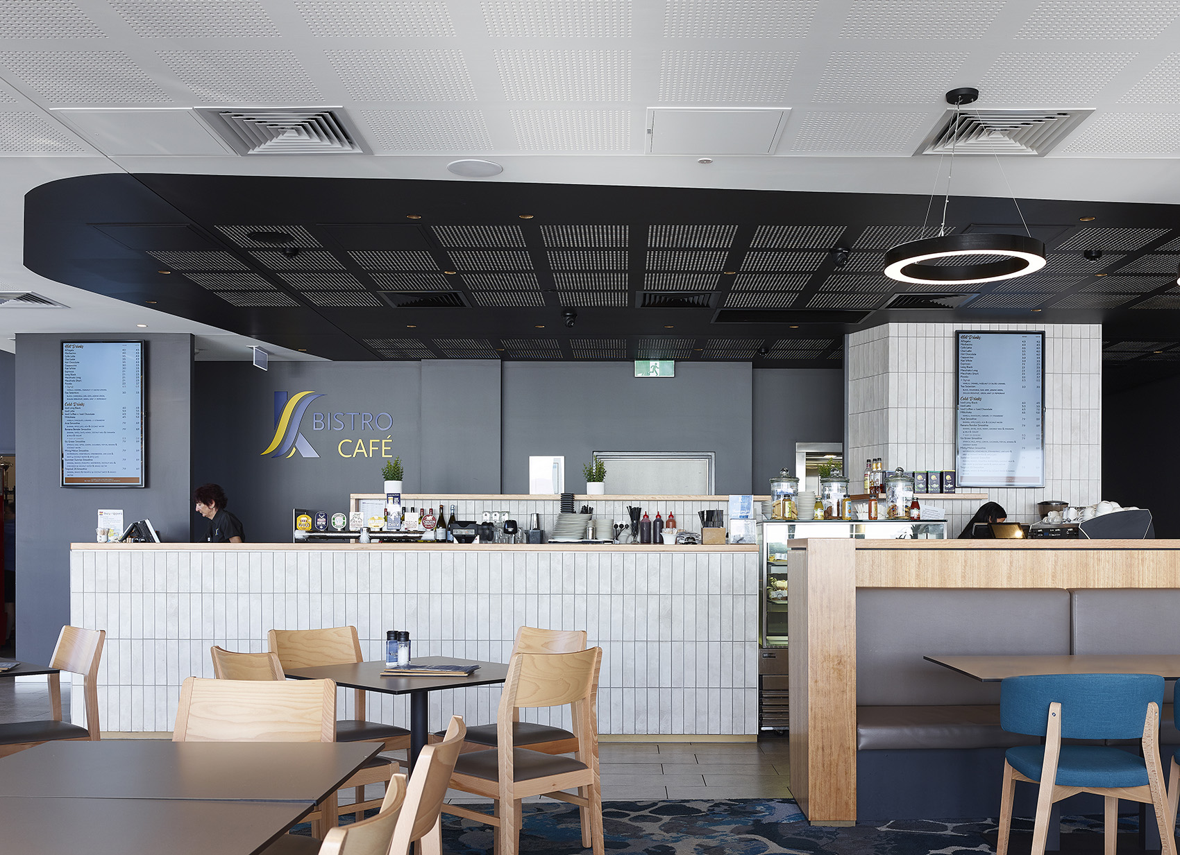 Kurrawa Surf Life Saving Club by Arkhefield
