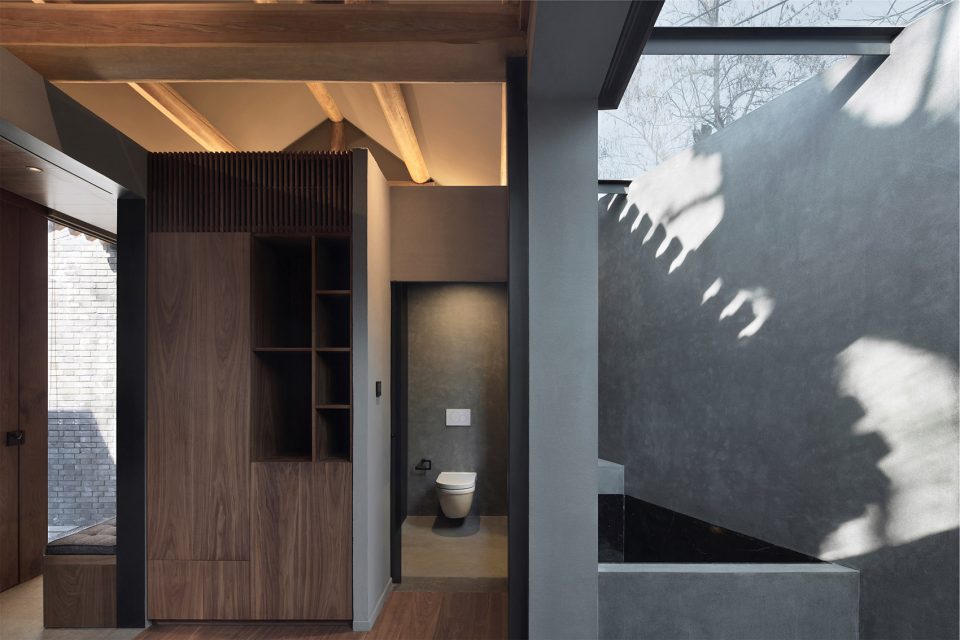 Beijing Bai TaSi Hutong courtyard house renovation by B.L.U.E. Architecture Studio
