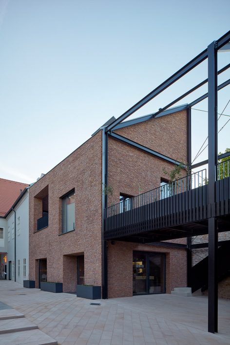 Vallo Sadovsky Architects Nadvorie BoysPlayNice 53