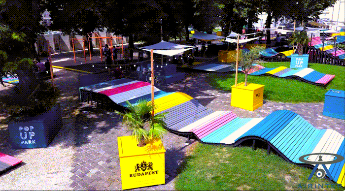 POP UP Park Hello Wood