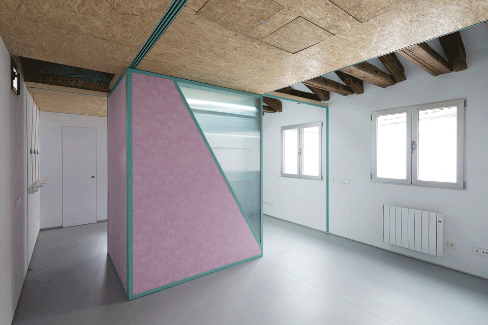 Didomestic refurbishment project for an attic in downtown Madrid by elii