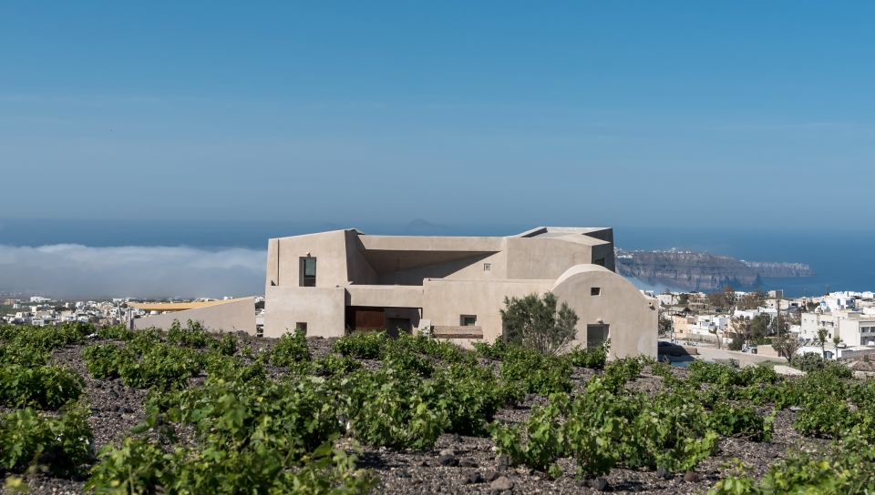 summer residence in pyrgos by kapsimalis architects