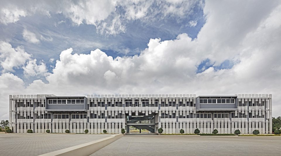 CMRU Admin and Academic Block India by M9 Design Studio
