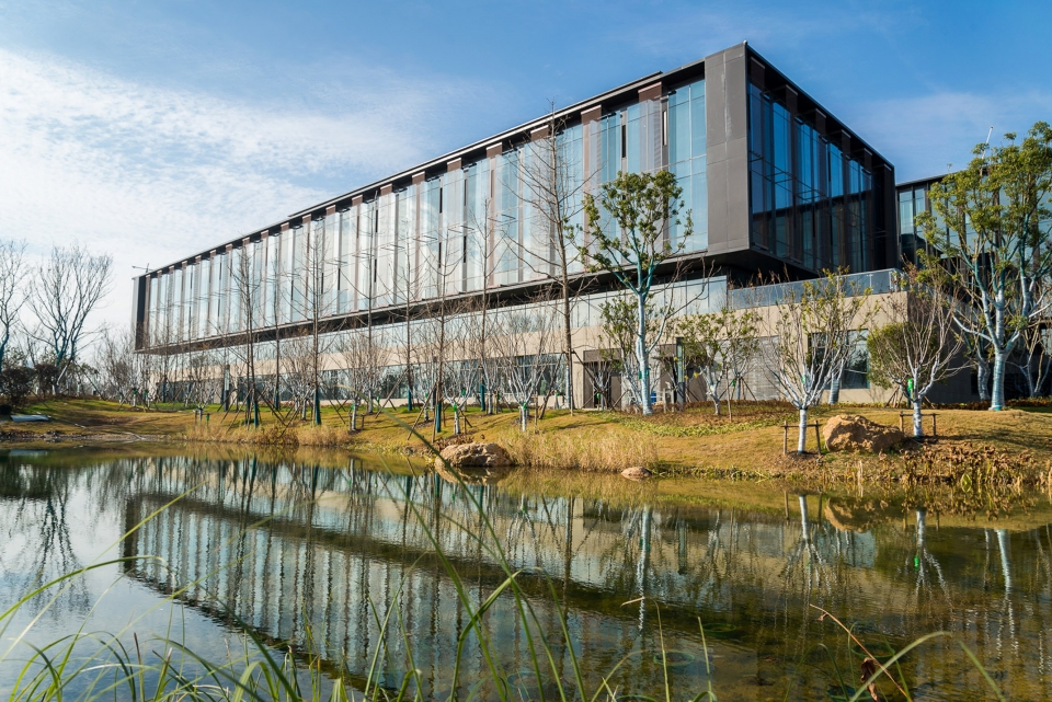 Huawei Wuhan Research Development Center China by ennead