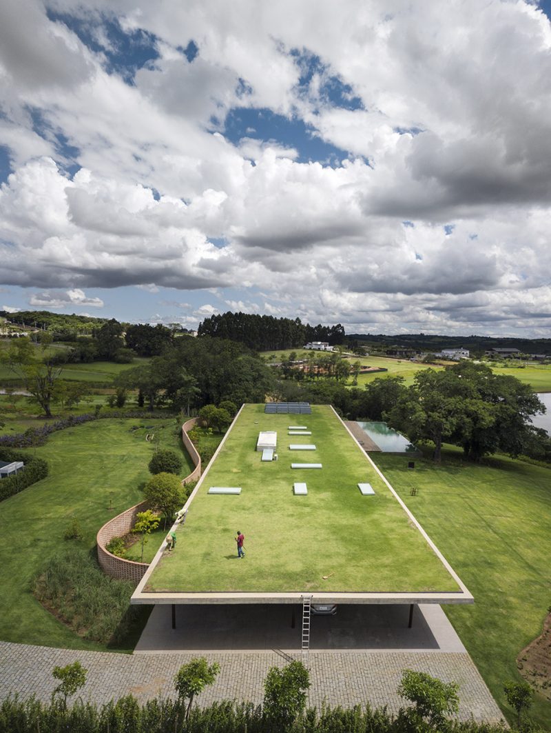 Planar house Brazil by Studio mk27 800x1063 1