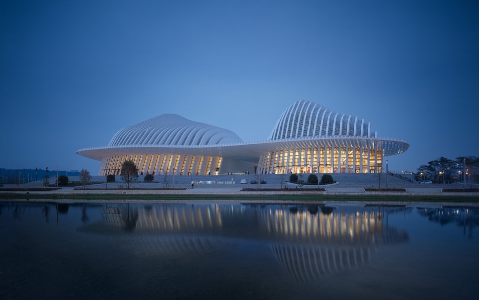 Guangxi Culture Art Center by gmp