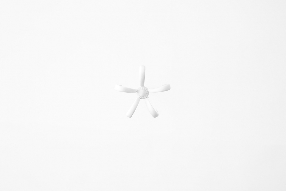 hasu and handle flower for sevres by nendo