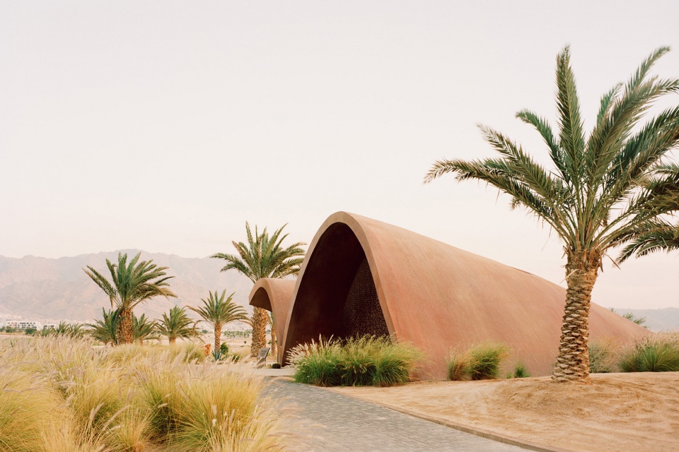 ayla golfclub by oppenheim architecture