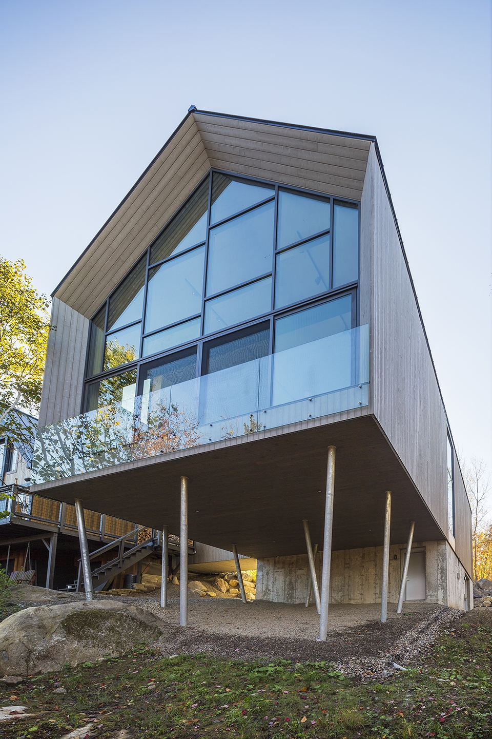 workshop on a cliff by mu architectureworkshop on a cliff by mu architecture