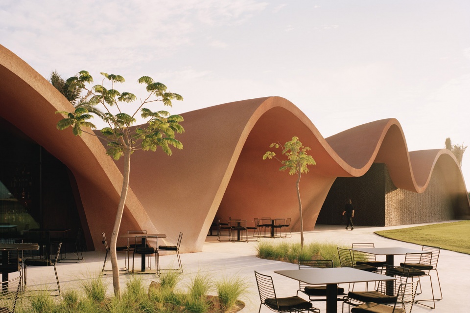 ayla golfclub by oppenheim architecture