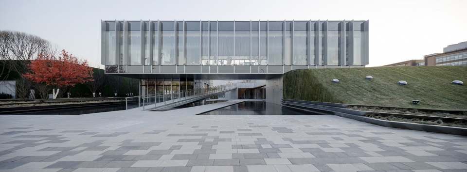 a library in the cloud Lacime architecture