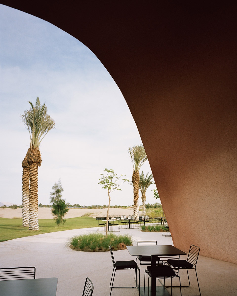 ayla golfclub by oppenheim architecture