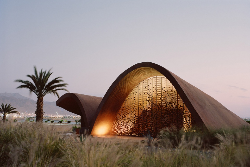 ayla golfclub by oppenheim architecture