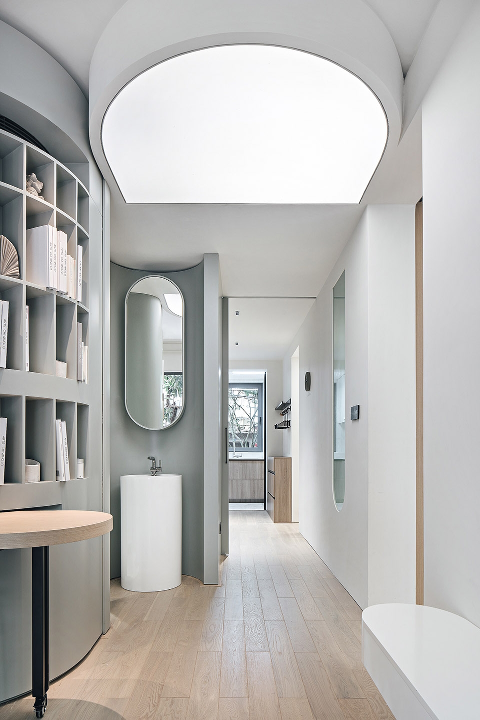 a house with huge differences pone architecture