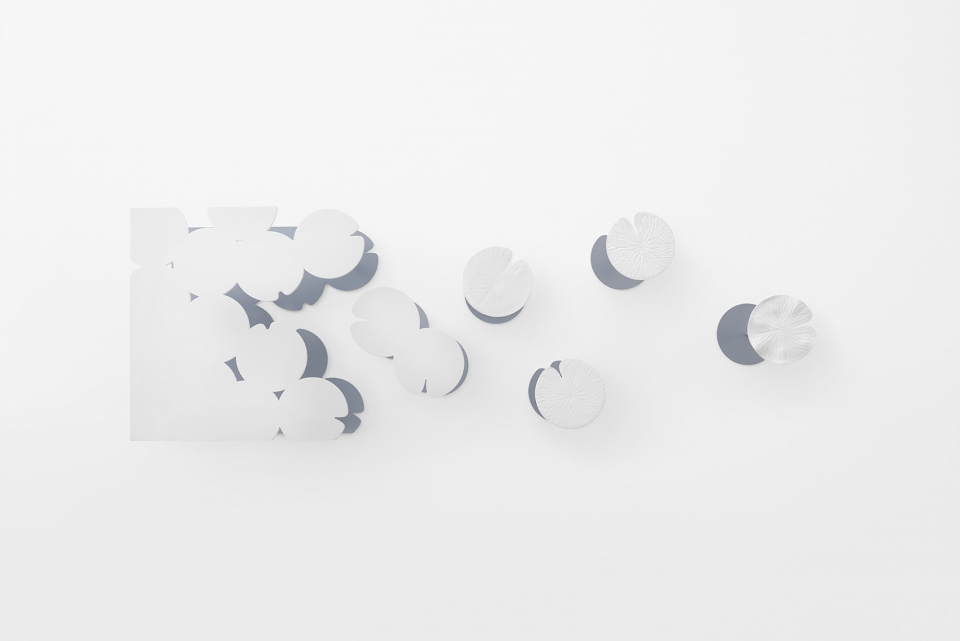 hasu and handle flower for sevres by nendo