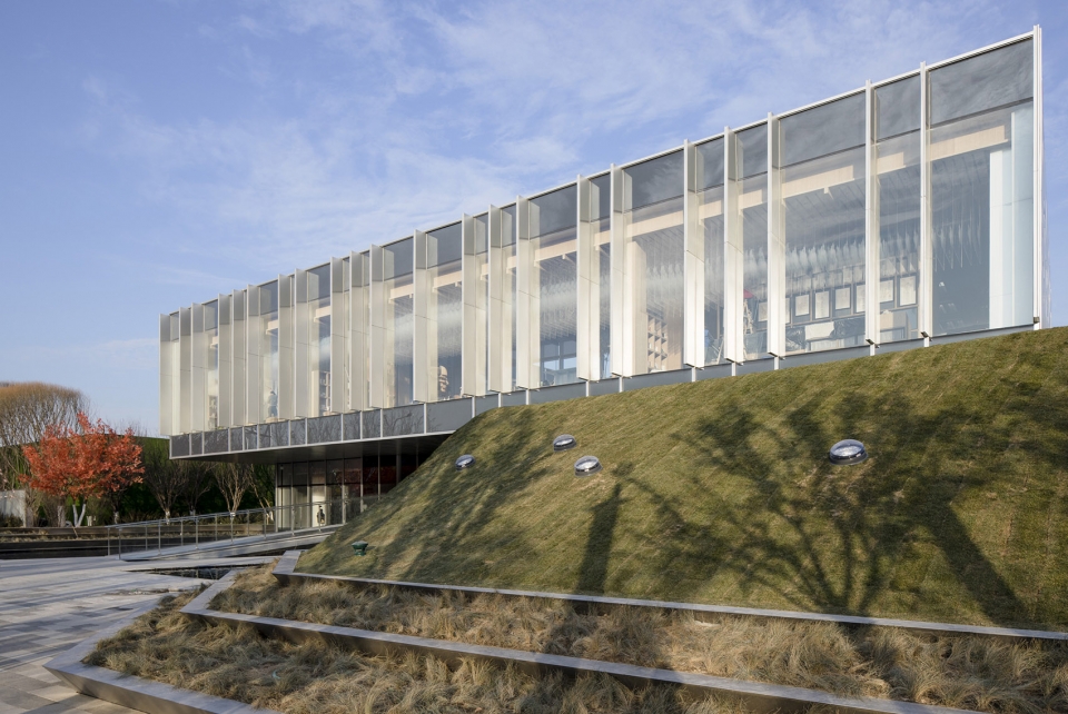 a library in the cloud Lacime architecture