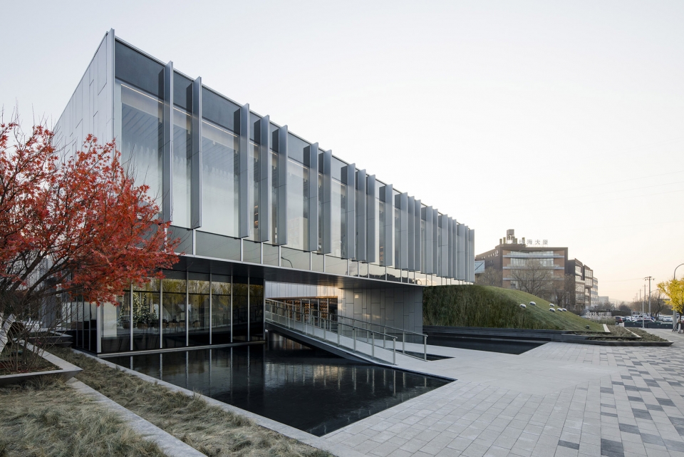 a library in the cloud Lacime architecture