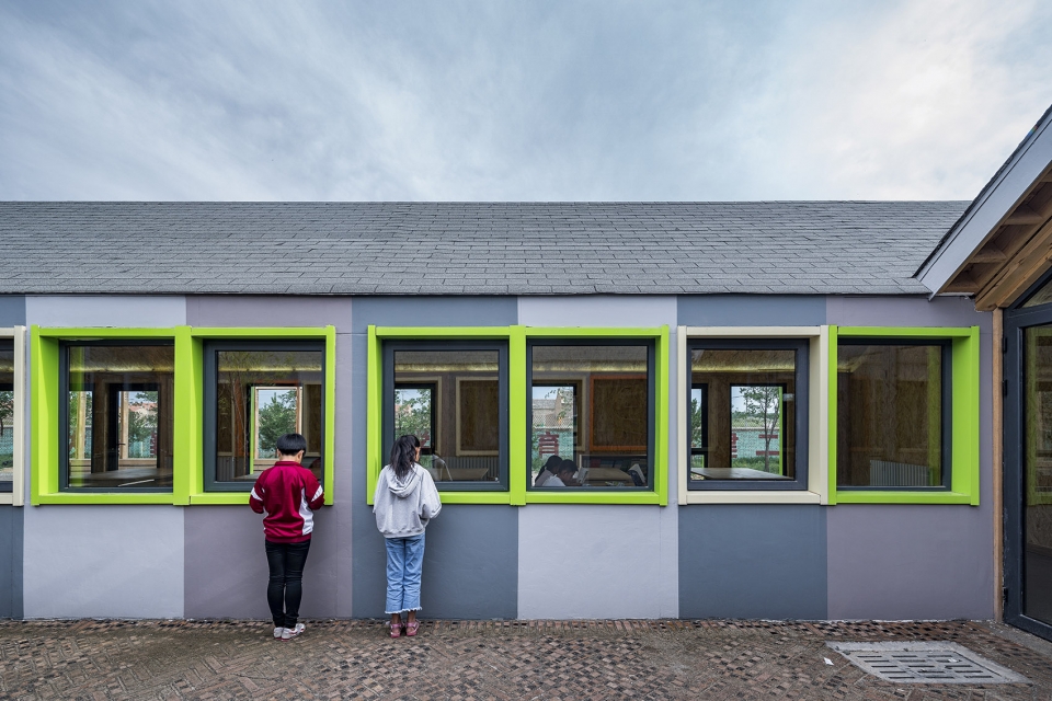 Er tai town primary school library China by dot Architects
