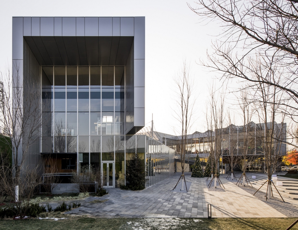 a library in the cloud Lacime architecture