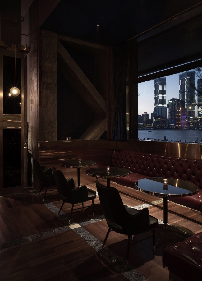LARGEIGHT Lounge China by H2desig