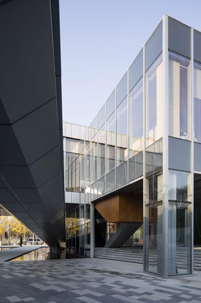 a library in the cloud Lacime architecture