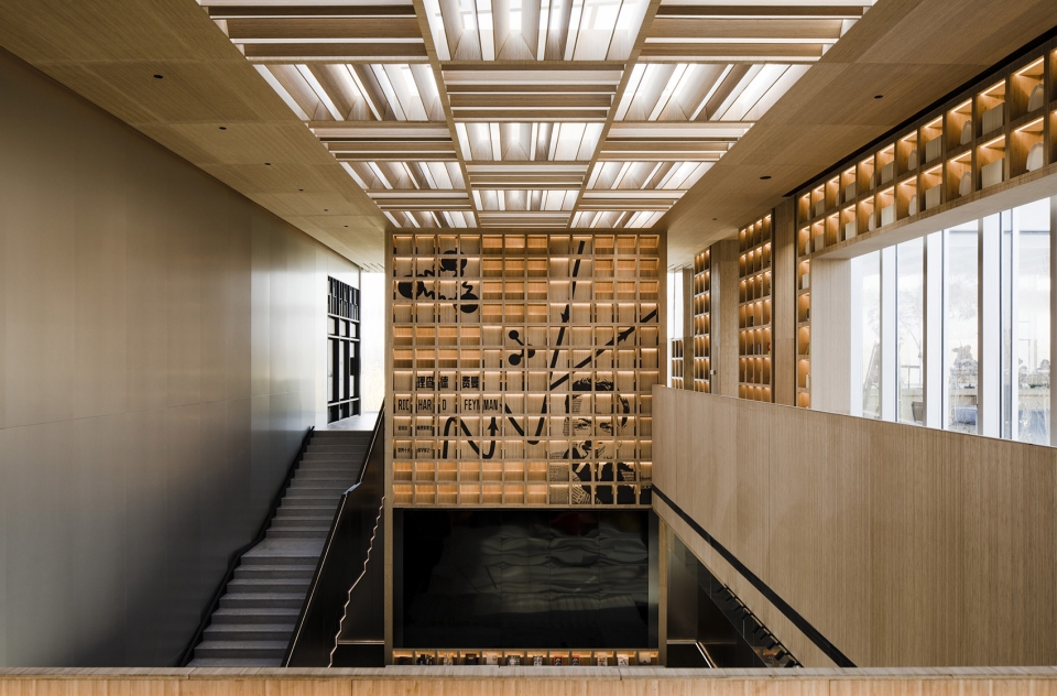 a library in the cloud Lacime architecture