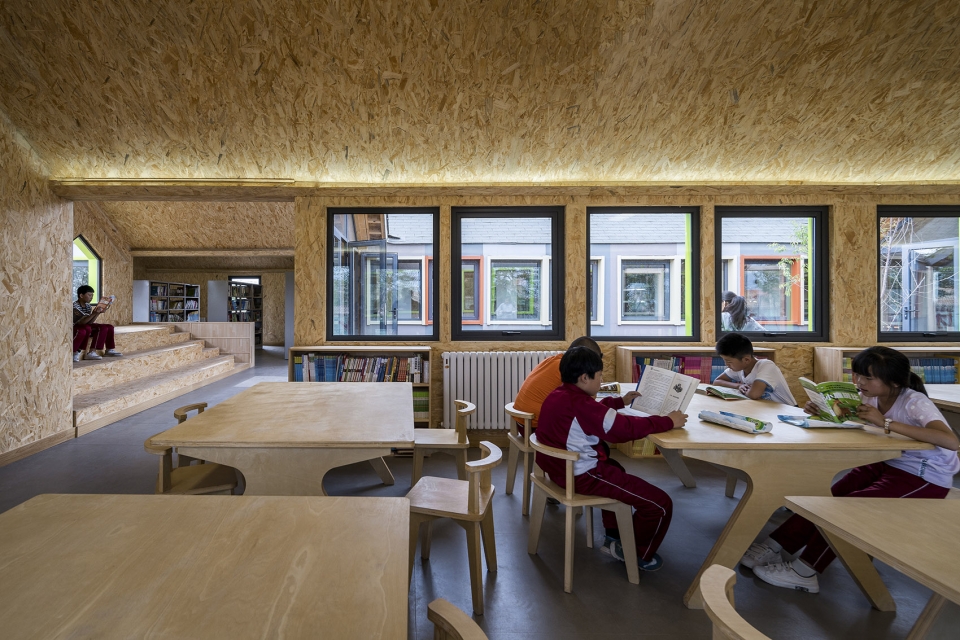 Er tai town primary school library China by dot Architects