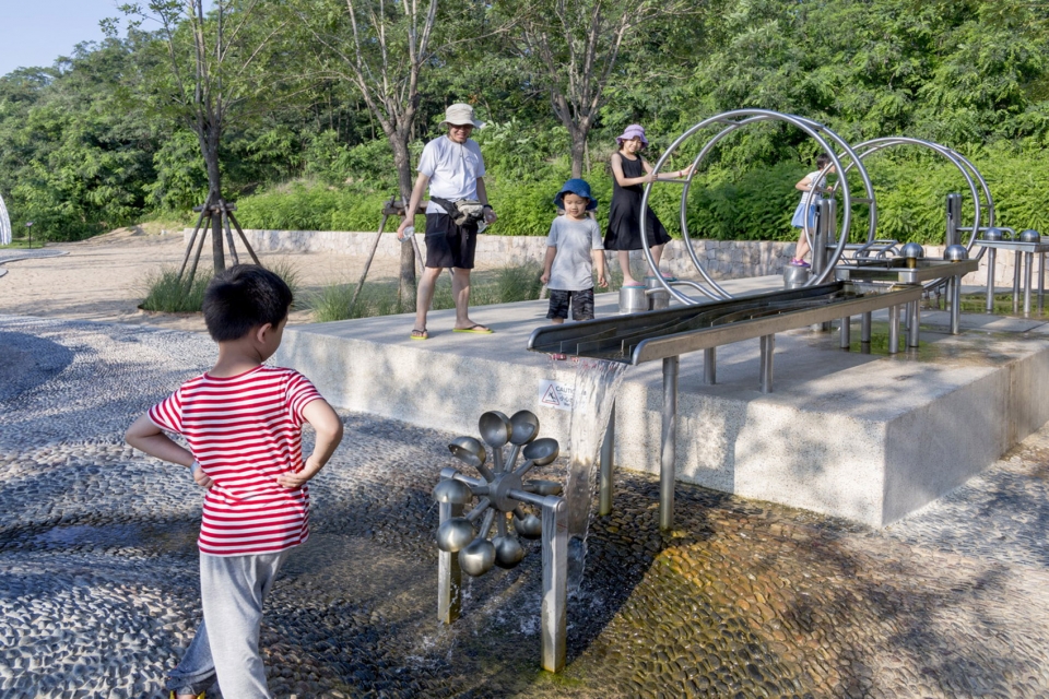 ARANYA Childrens farm China by Z T STUDIO