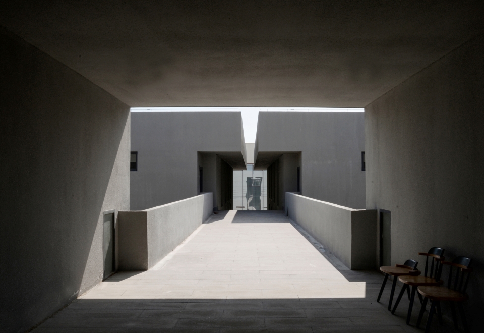 C、Z Carving art studio China by Yin Peiru Architecture Studio