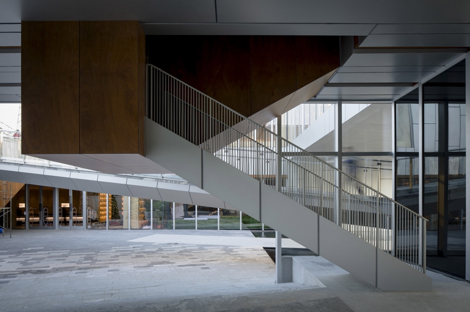 a library in the cloud Lacime architecture