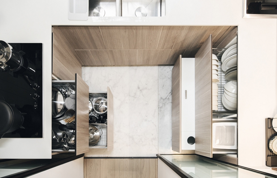 a house with huge differences pone architecture