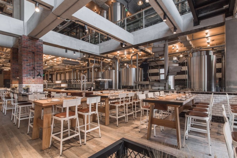 GOOSE ISLAND BREWHOUSE China by ASIG Design 1