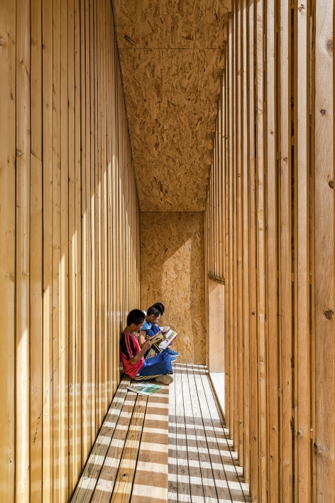 Er tai town primary school library China by dot Architects
