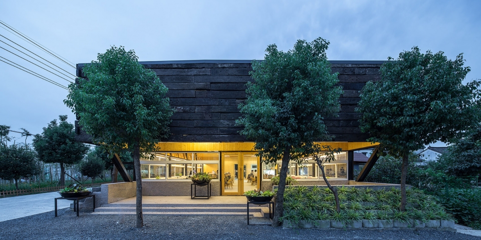 Huateng Hog House Barbecue Restaurant china by Leeko Studio