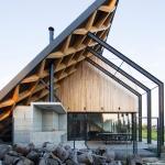 House behind the Roof by Superhelix Pracownia Projektowa
