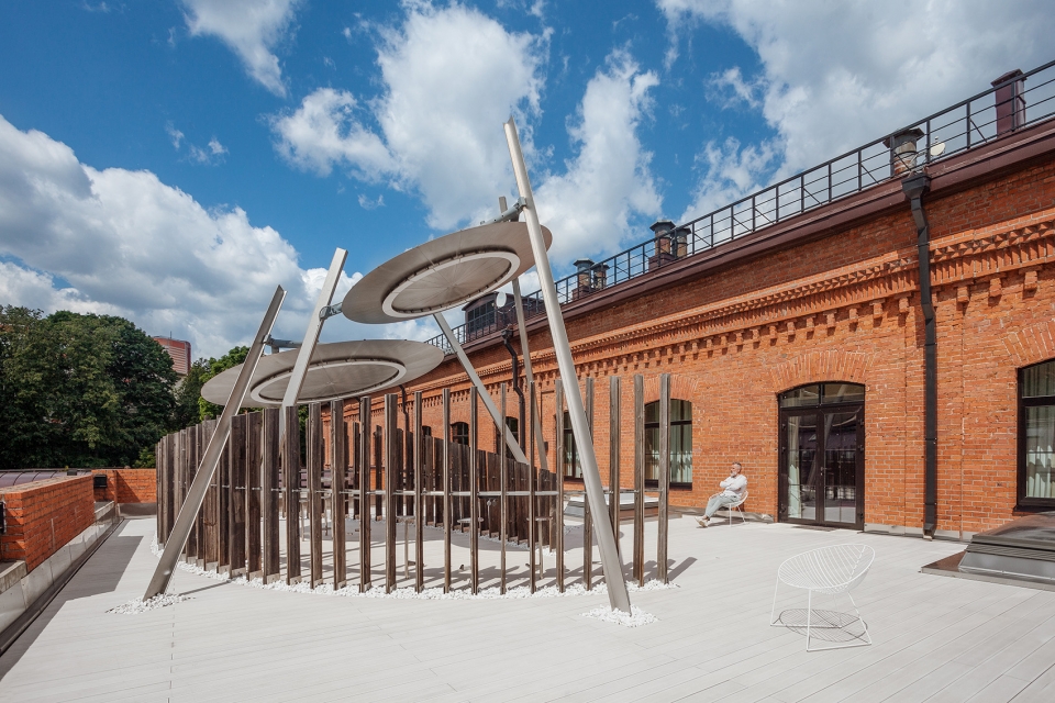 Rambler Roof by Nefa Architects